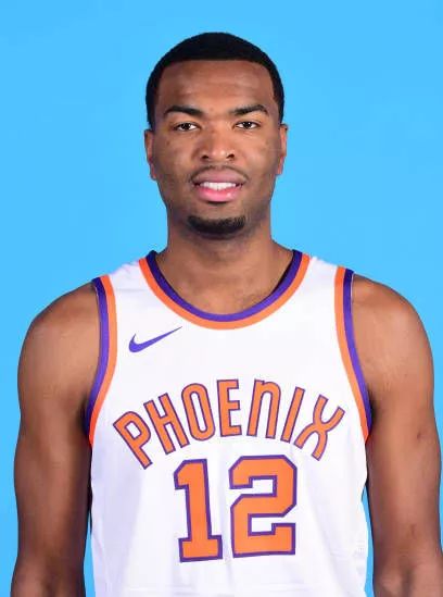 搭载四驱系 搭载四驱系